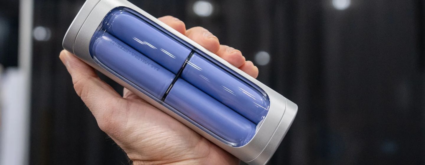 Shargeek 300 – перший у світі зарядний пристрій з RGB-портом потужністю 300 Вт