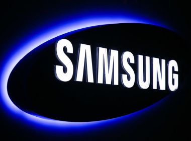 Samsung запатентовала двусторонний подэкранный сканер отпечатков пальцев