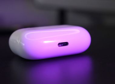 Apple не планирует выпускать версию AirPods 3 с портом USB-C Apple не планирует выпускать версию AirPods 3 с портом USB-C