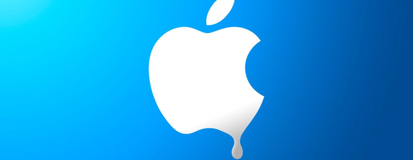 Apple подала в суд на бывшего сотрудника