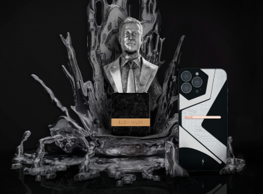 Caviar представила бюст Илона Маска и iPhone 13 Pro из деталей Tesla Caviar представила бюст Илона Маска и iPhone 13 Pro из деталей Tesla