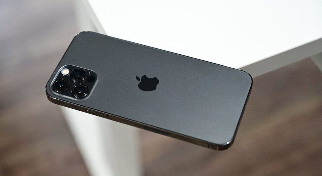 Дисплеи для iPhone 14 Pro будут производить Samsung и LG