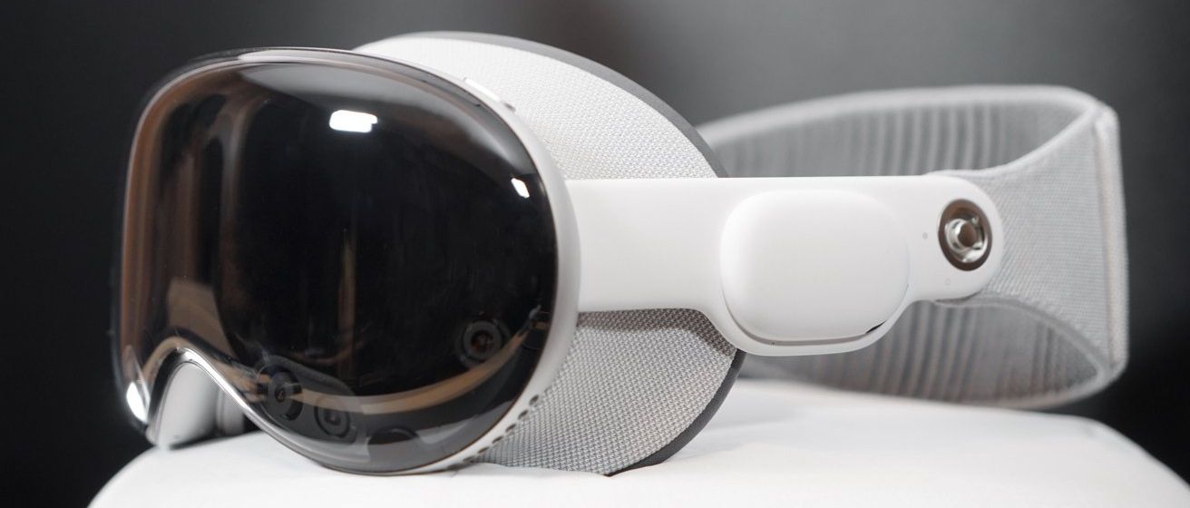 Легший Apple Vision Pro очікується до початку 2026 року