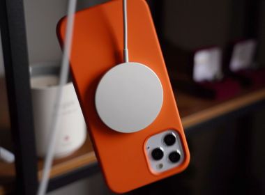 iPhone 15 будет поддерживать беспроводную зарядку Qi2 и MagSafe со скоростью до 15 Вт iPhone 15 будет поддерживать беспроводную зарядку Qi2 и MagSafe со скоростью до 15 Вт