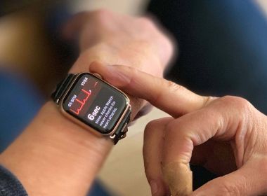 Как включить ЭКГ на Apple Watch в Украине