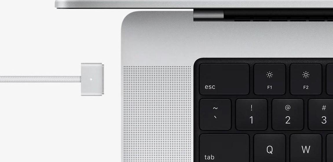 MacBook Pro 2021 поддерживают две зарядки: MagSafe 3 и Thunderbolt 4