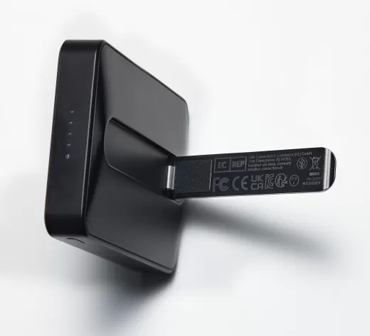 Зовнішній акумулятор із бездротовою зарядкою ESR Halolock Kickstand Wireless Power Bank 5000mAh mini Black