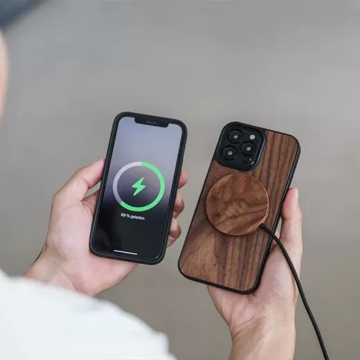 Деревянный чехол Woodcessories Bumper Case MagSafe Walnut для iPhone 15 Pro Max