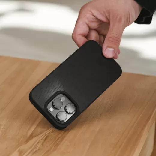 Дерев’яний чохол Woodcessories Bumper Case MagSafe Black oak для iPhone 15 Pro Max