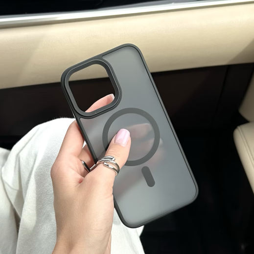 Чехол CasePro Skin Guard with MagSafe Black для iPhone 13