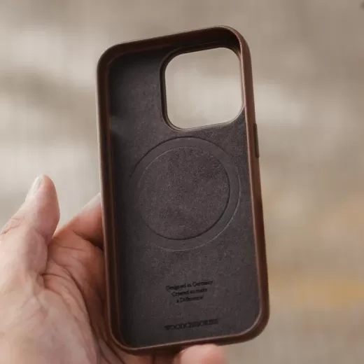 Чехол с экологической кожи Woodcessories Bio Organic Leather Case Brown для iPhone 15 Pro Max
