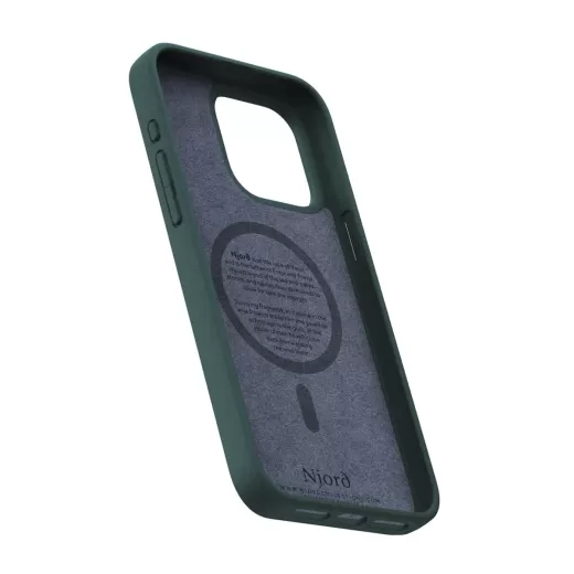 Кожаный чехол Njord Salmon Leather MagSafe Case Dark Green для iPhone 15 Pro (NA53SL02)